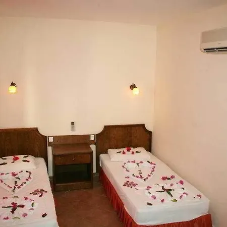 Ozhan Marmaris